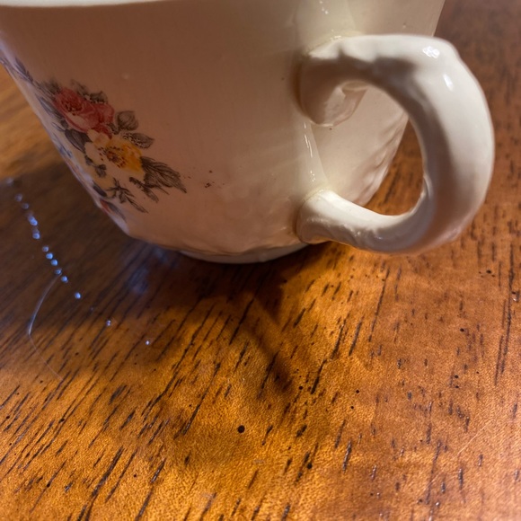 Taylor Smith cup and saucer. Vintage floral pattern - Picture 9 of 9